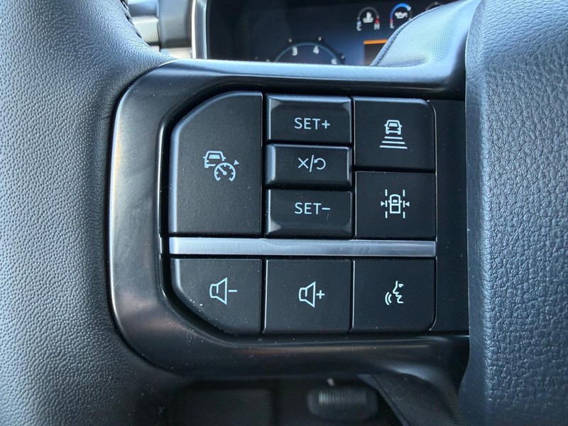 Ford F-150 Vehicle Full-screen Gallery Image 9