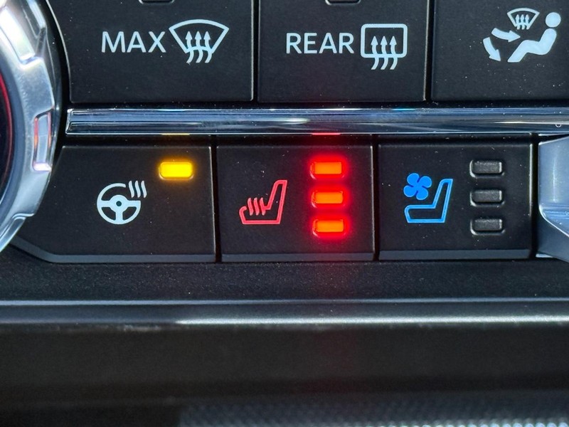 Ford F-150 Vehicle Full-screen Gallery Image 13