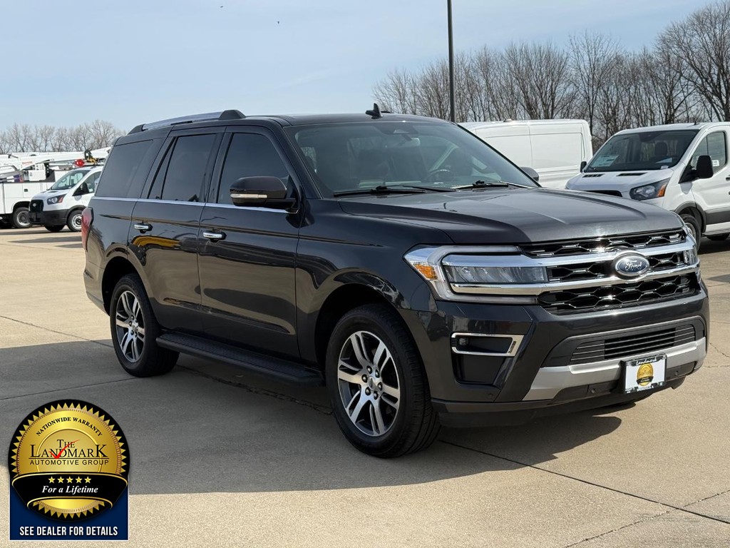 Ford Expedition Vehicle Full-screen Gallery Image 3