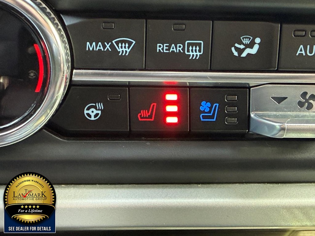 Ford Expedition Vehicle Full-screen Gallery Image 14