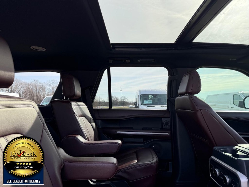 Ford Expedition Vehicle Full-screen Gallery Image 16