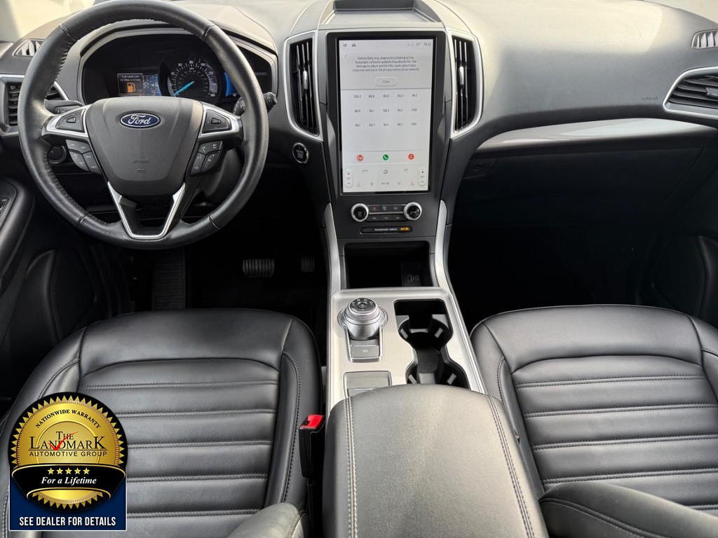 Ford Edge Vehicle Full-screen Gallery Image 16