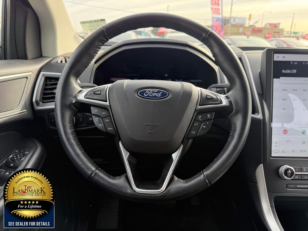 Ford Edge Vehicle Full-screen Gallery Image 18