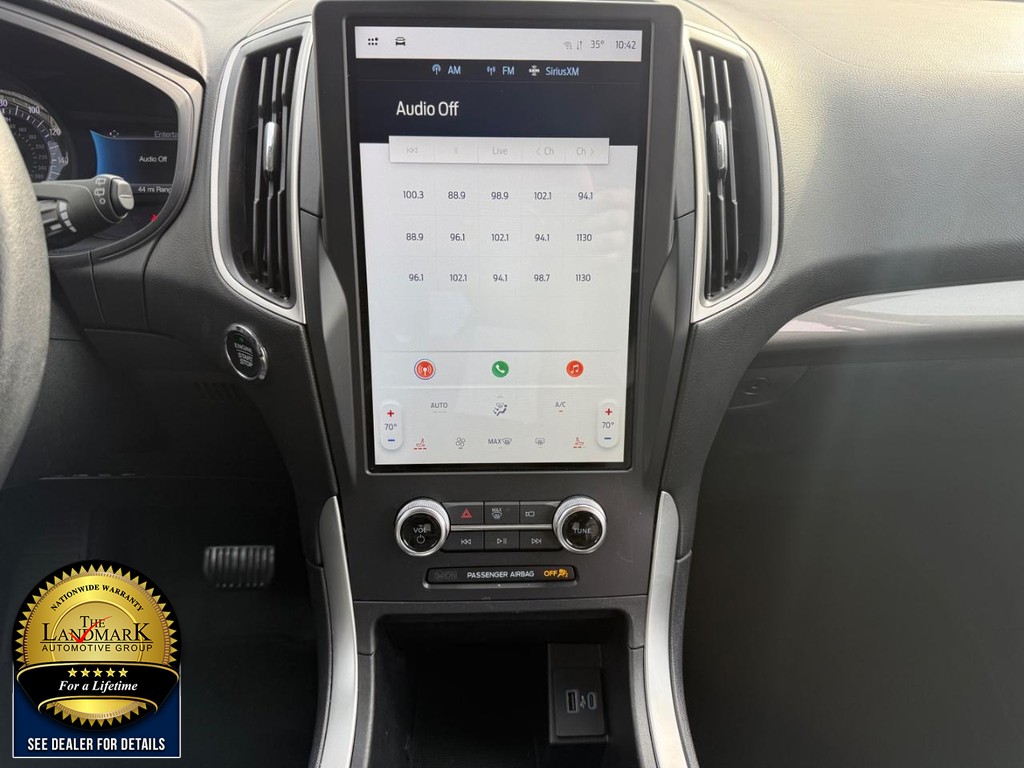 Ford Edge Vehicle Full-screen Gallery Image 19