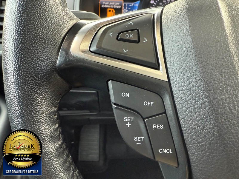 Ford Edge Vehicle Full-screen Gallery Image 10