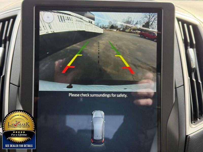 Ford Edge Vehicle Full-screen Gallery Image 13