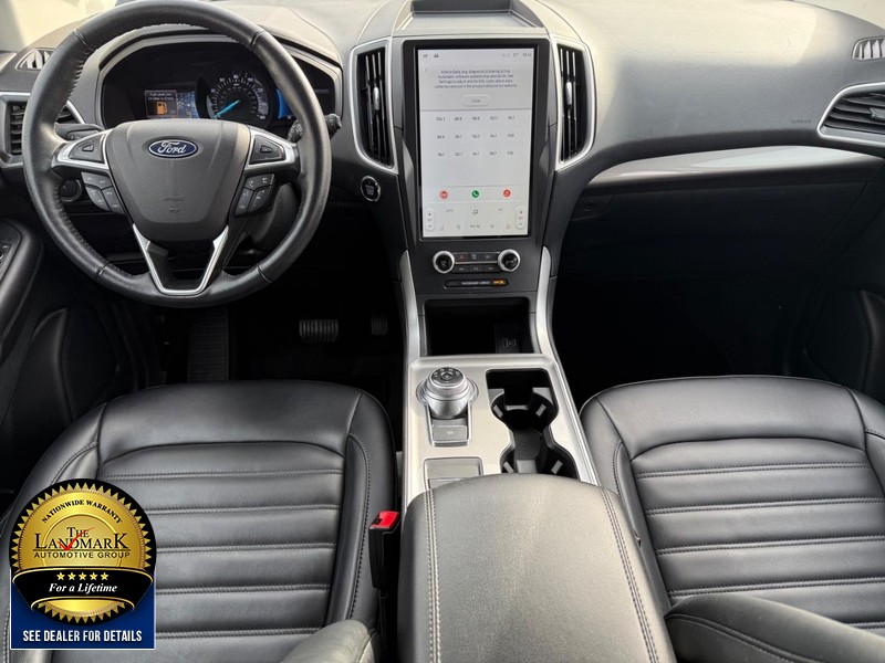 Ford Edge Vehicle Full-screen Gallery Image 17