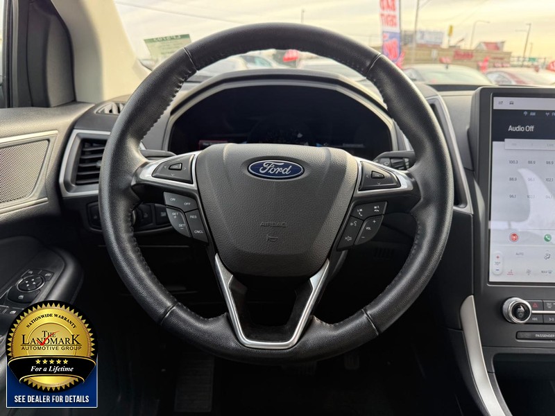 Ford Edge Vehicle Full-screen Gallery Image 18