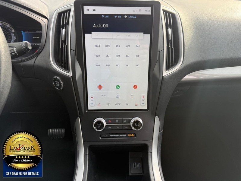 Ford Edge Vehicle Full-screen Gallery Image 19