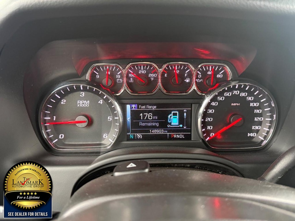 GMC Yukon Vehicle Full-screen Gallery Image 12