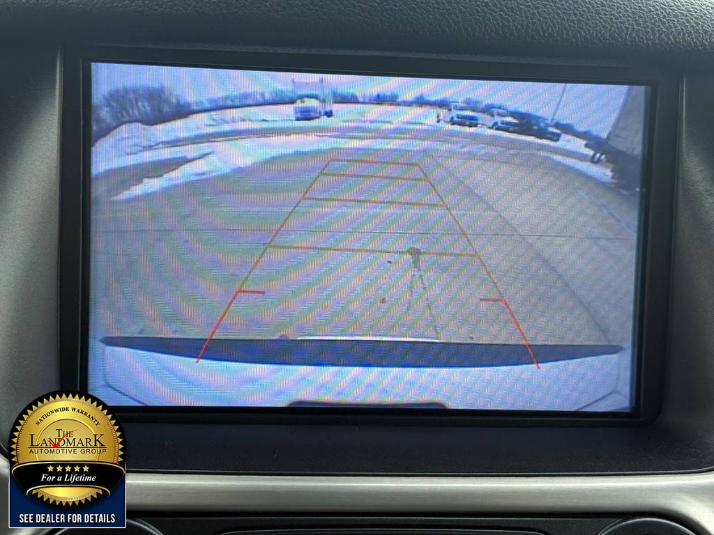 GMC Yukon Vehicle Full-screen Gallery Image 13