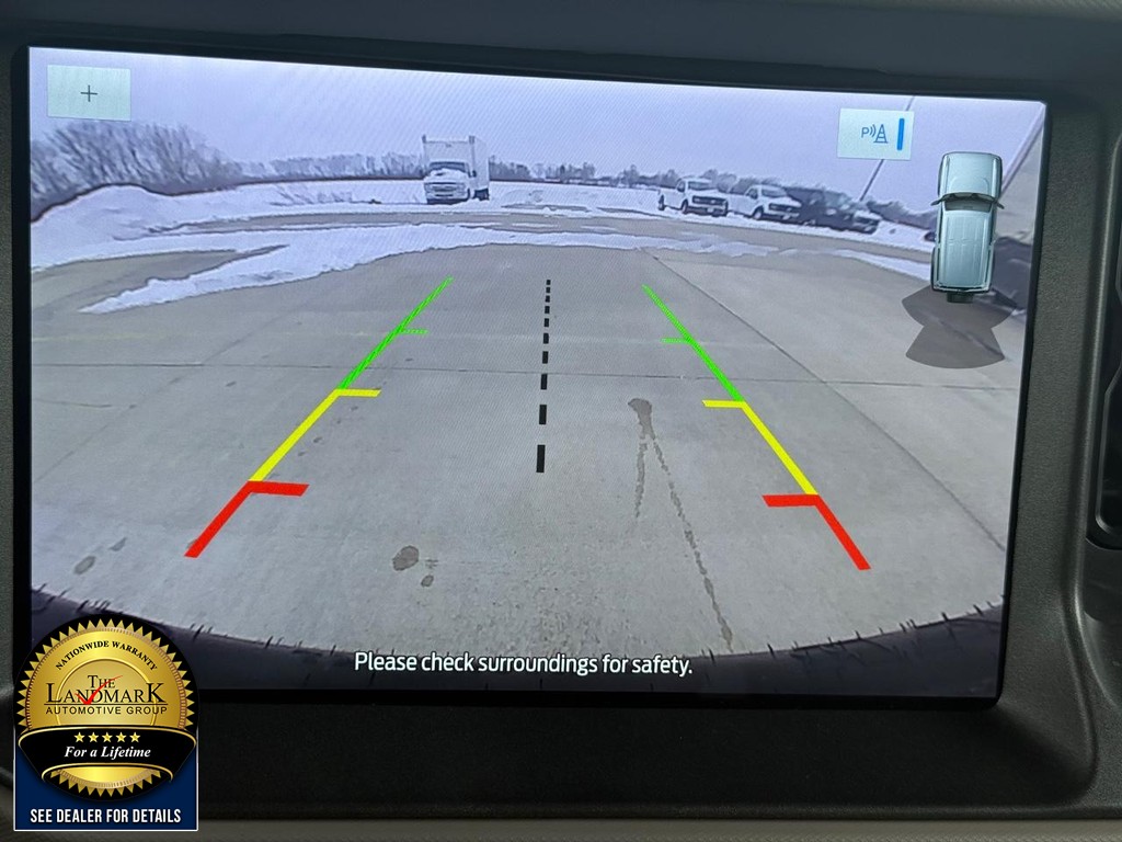 Ford Bronco Vehicle Full-screen Gallery Image 13