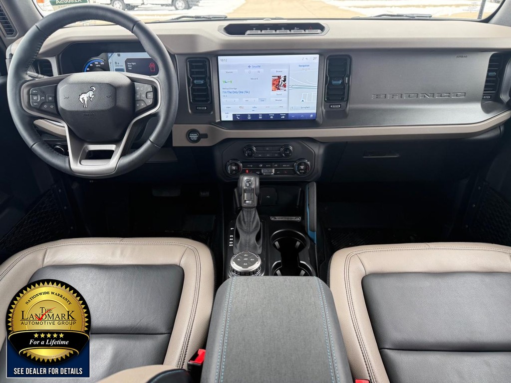 Ford Bronco Vehicle Full-screen Gallery Image 17