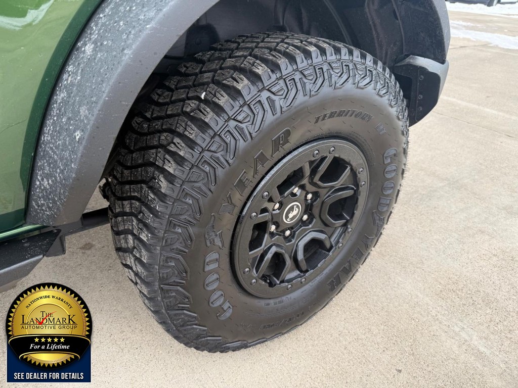 Ford Bronco Vehicle Full-screen Gallery Image 21