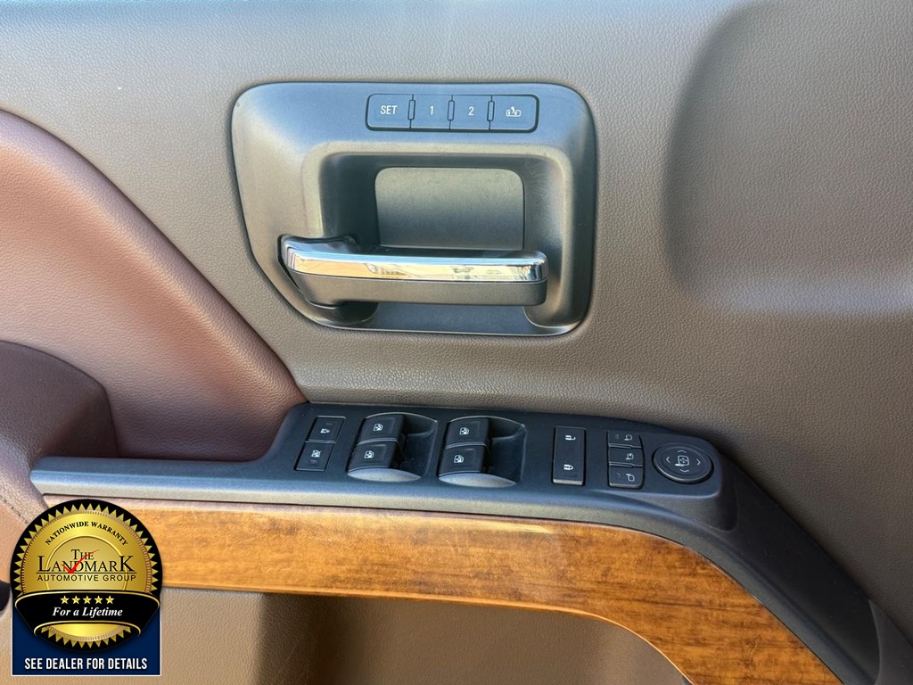 Chevrolet Silverado 1500 Vehicle Full-screen Gallery Image 8