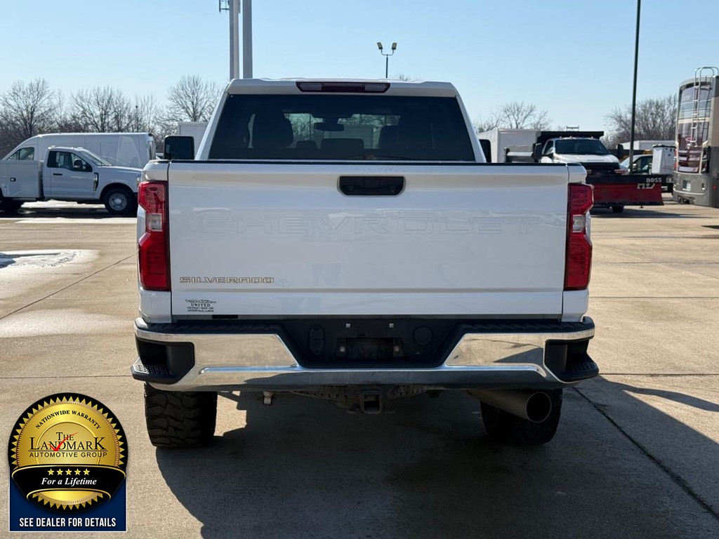 Chevrolet Silverado 2500HD Vehicle Full-screen Gallery Image 6