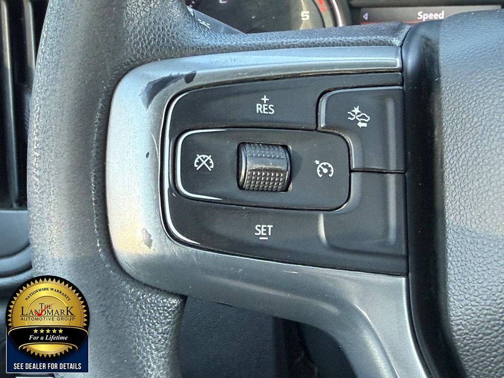 Chevrolet Silverado 2500HD Vehicle Full-screen Gallery Image 10