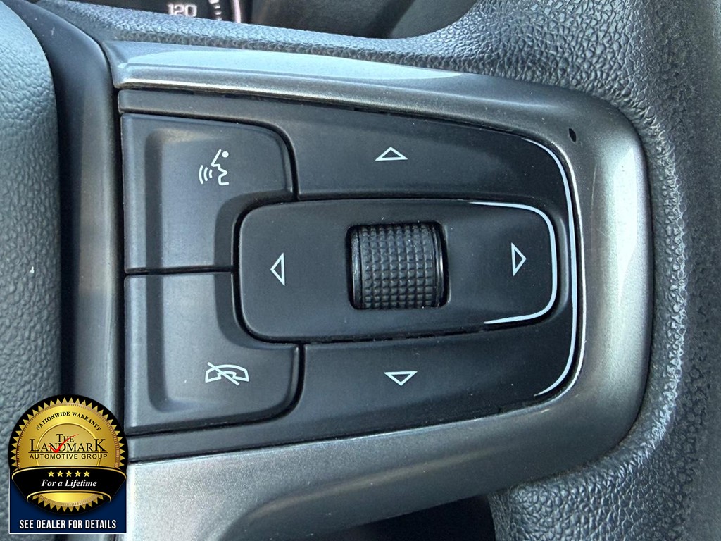 Chevrolet Silverado 2500HD Vehicle Full-screen Gallery Image 11