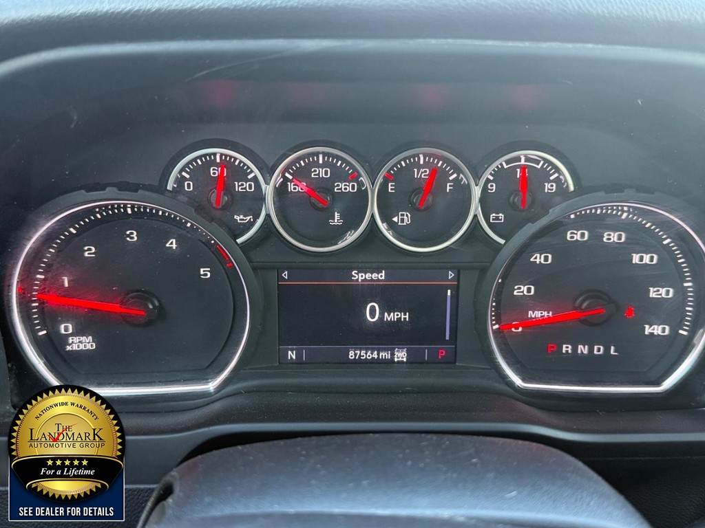 Chevrolet Silverado 2500HD Vehicle Full-screen Gallery Image 12