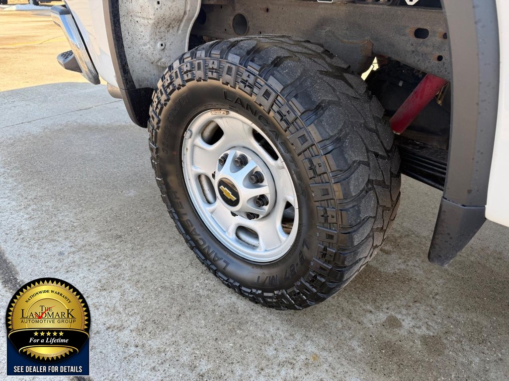 Chevrolet Silverado 2500HD Vehicle Full-screen Gallery Image 19