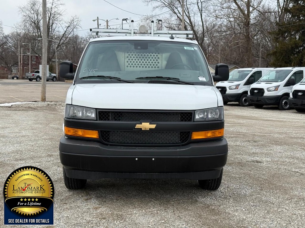 Chevrolet Express Cargo Van Vehicle Full-screen Gallery Image 02