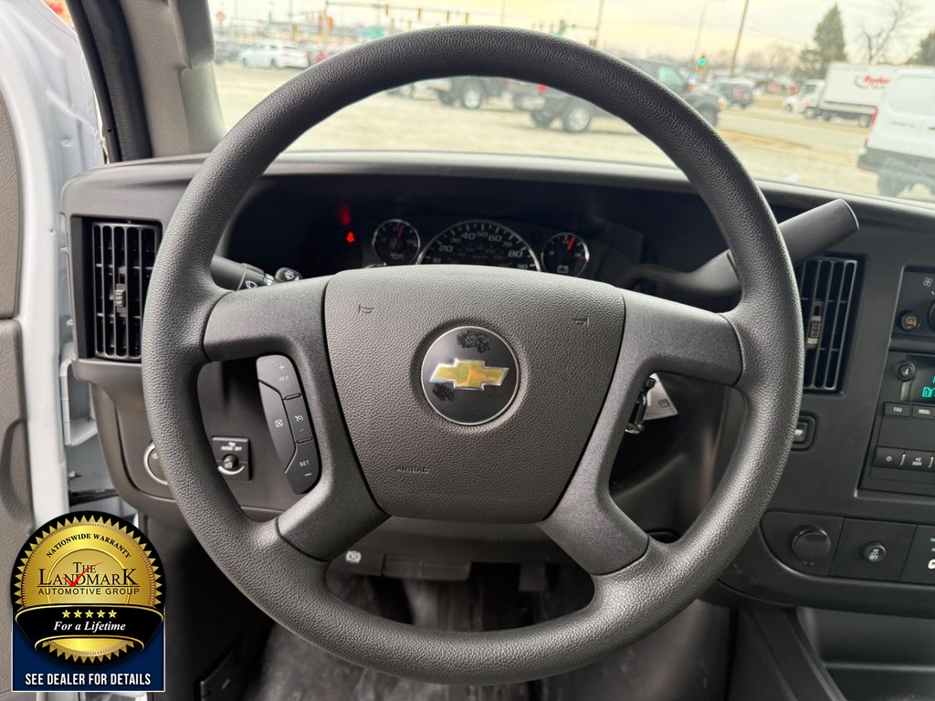 Chevrolet Express Cargo Van Vehicle Full-screen Gallery Image 16