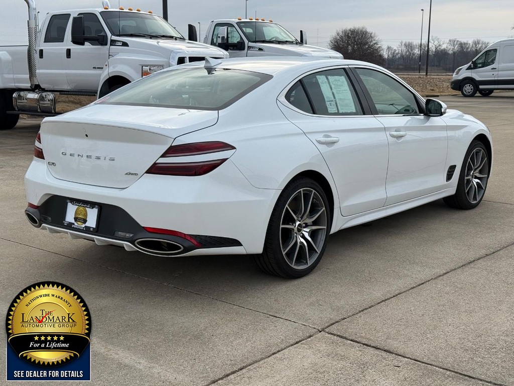 Genesis G70 Vehicle Full-screen Gallery Image 5