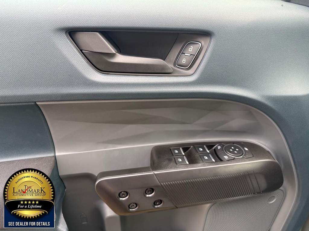 Ford Maverick Vehicle Full-screen Gallery Image 8