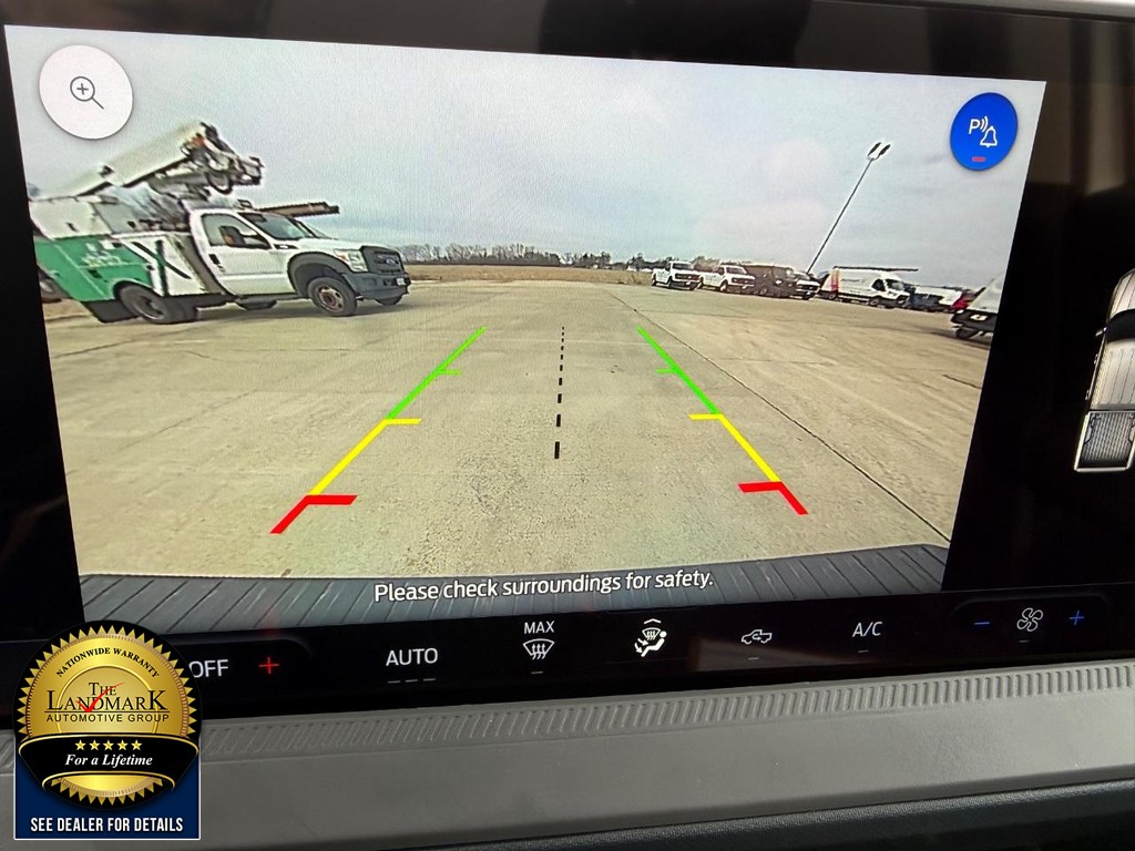 Ford Maverick Vehicle Full-screen Gallery Image 13