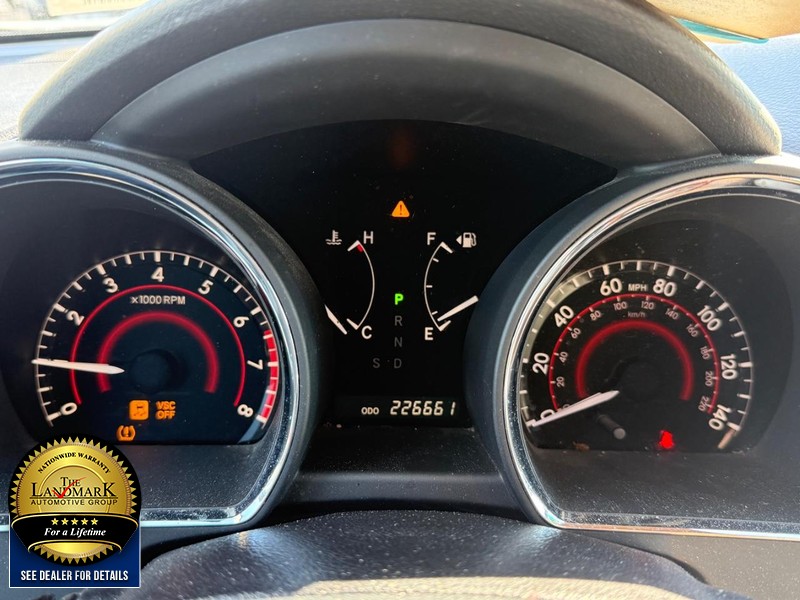 Toyota Highlander Vehicle Full-screen Gallery Image 12