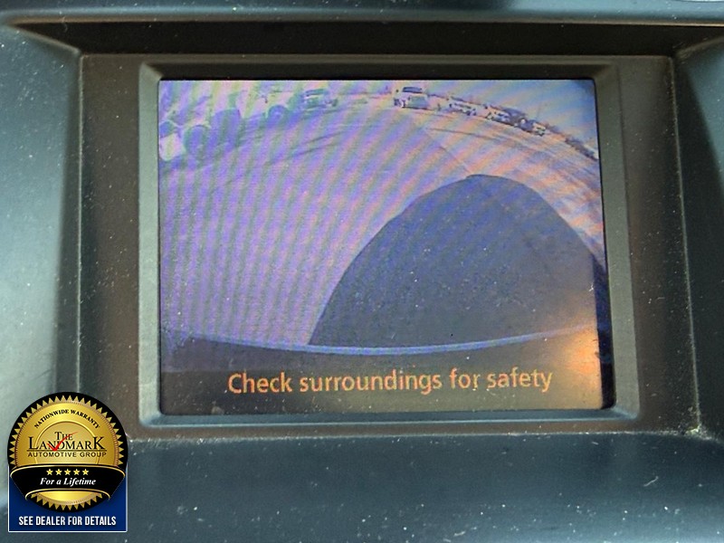 Toyota Highlander Vehicle Full-screen Gallery Image 13