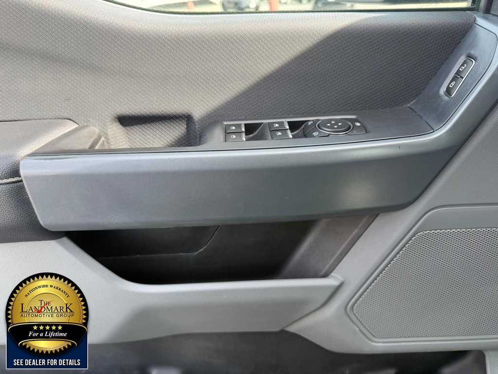 Ford F-150 Vehicle Full-screen Gallery Image 8