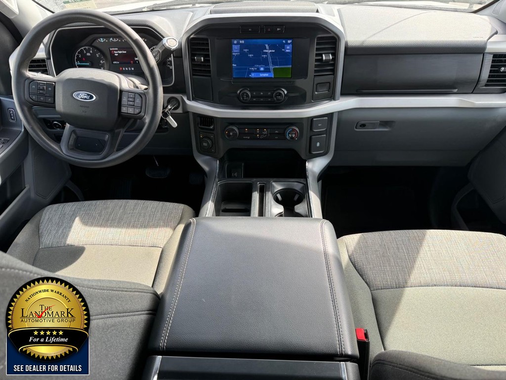 Ford F-150 Vehicle Full-screen Gallery Image 16