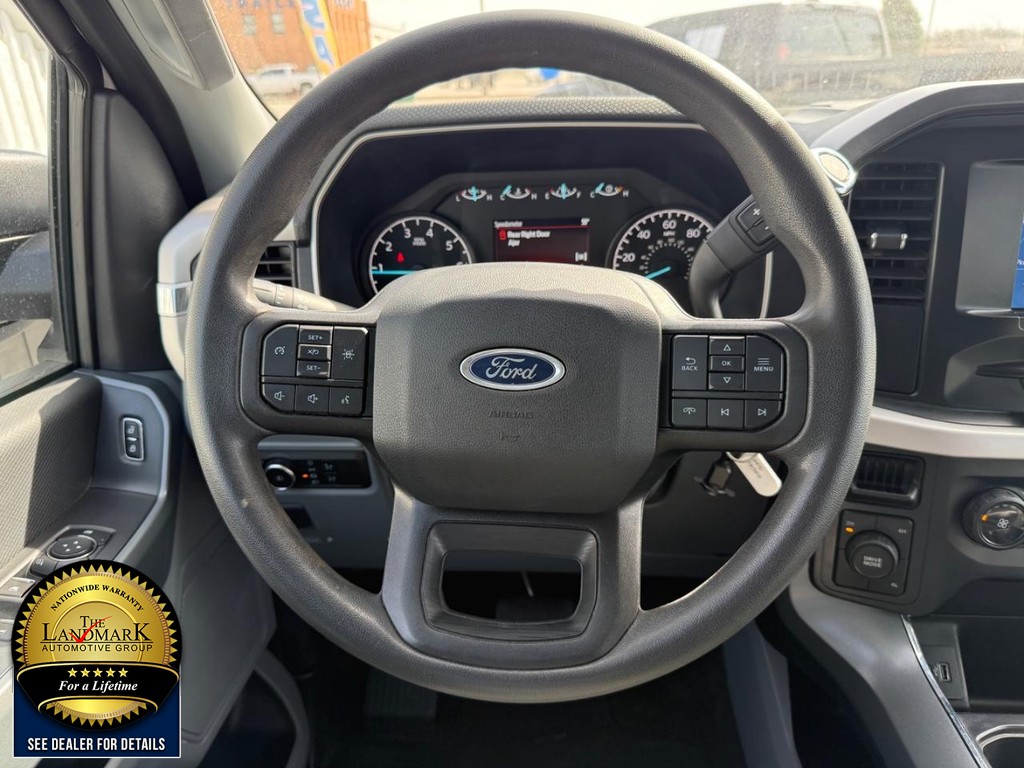 Ford F-150 Vehicle Full-screen Gallery Image 17