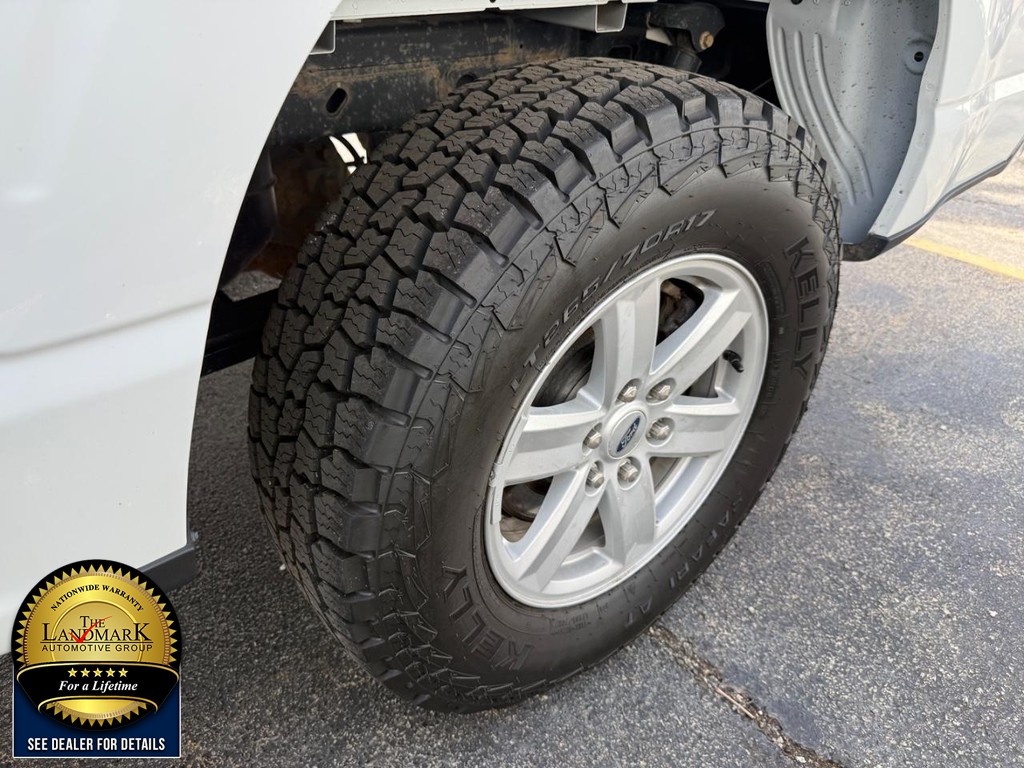 Ford F-150 Vehicle Full-screen Gallery Image 20