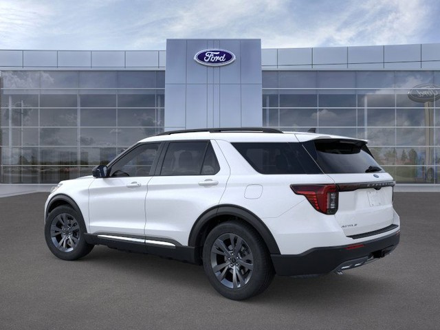 Ford Explorer Vehicle Full-screen Gallery Image 4