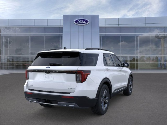Ford Explorer Vehicle Full-screen Gallery Image 8