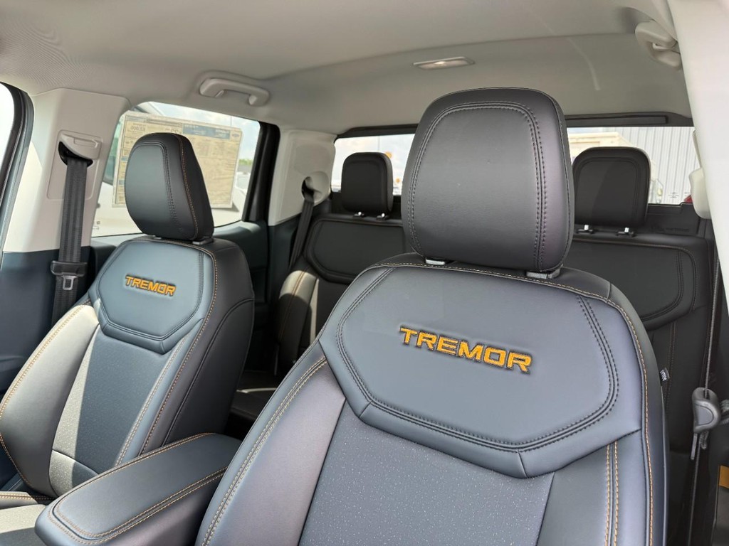 Ford Maverick Vehicle Full-screen Gallery Image 9