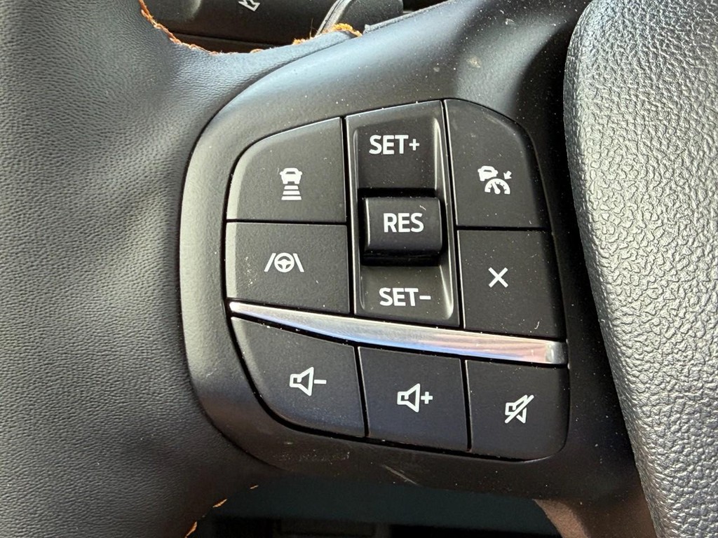 Ford Maverick Vehicle Full-screen Gallery Image 10