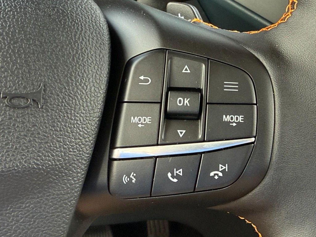 Ford Maverick Vehicle Full-screen Gallery Image 11