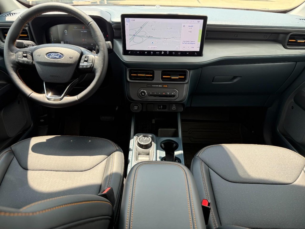 Ford Maverick Vehicle Full-screen Gallery Image 17