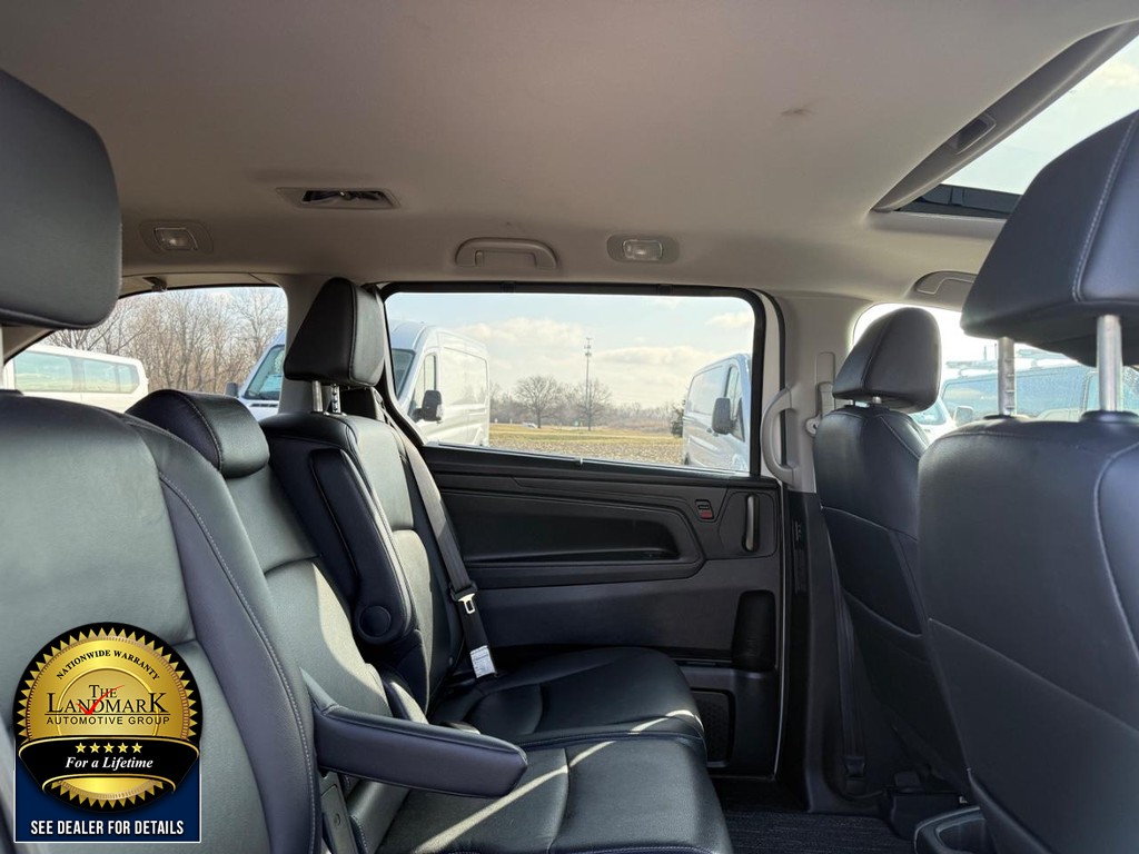 Honda Odyssey Vehicle Full-screen Gallery Image 15