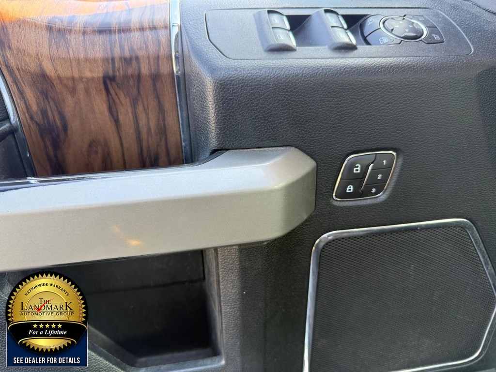 Ford F-150 Vehicle Full-screen Gallery Image 8