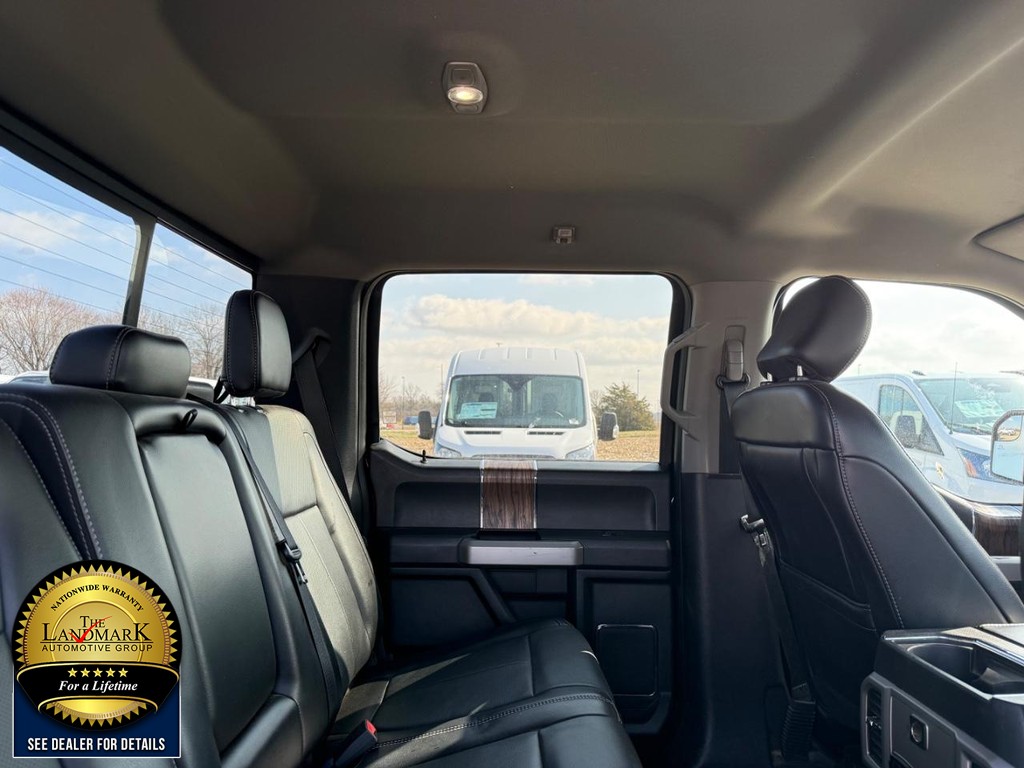 Ford F-150 Vehicle Full-screen Gallery Image 16