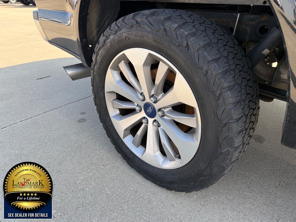 Ford F-150 Vehicle Full-screen Gallery Image 21