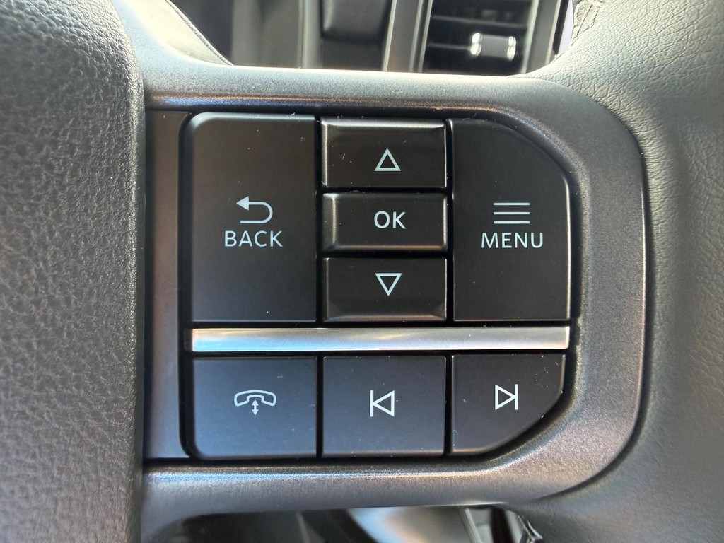 Ford F-150 Vehicle Full-screen Gallery Image 12