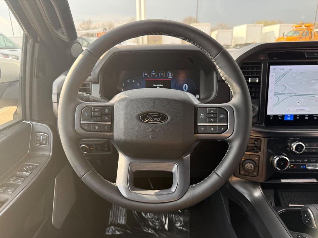 Ford F-150 Vehicle Full-screen Gallery Image 20