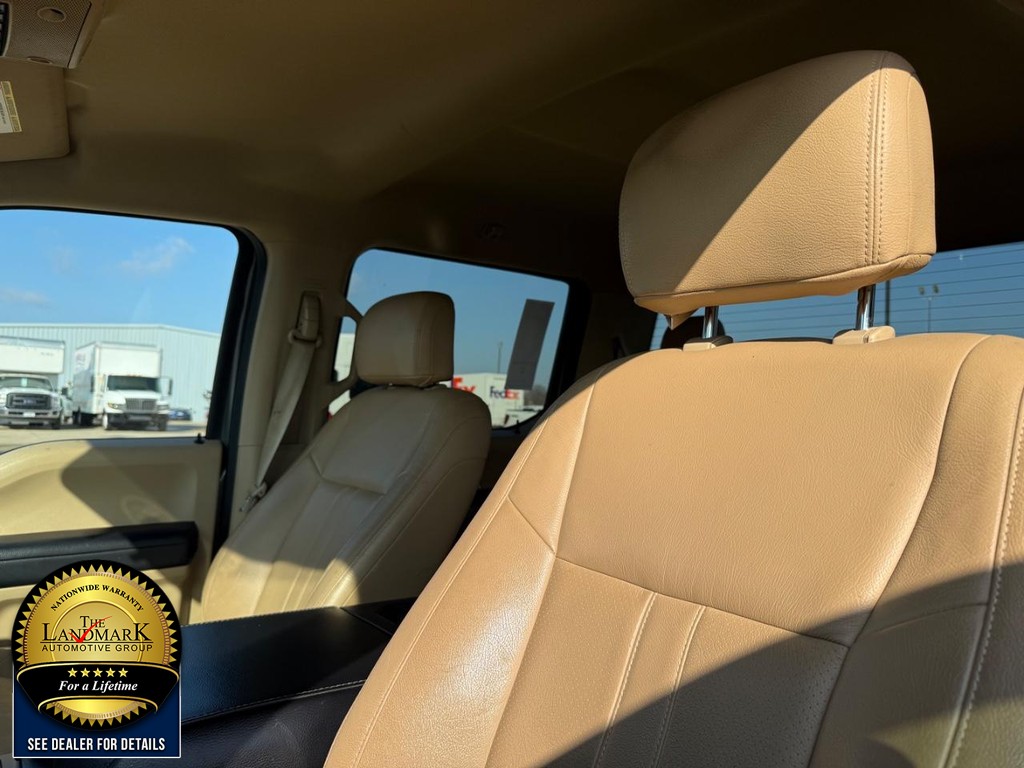 Ford Super Duty F-250 SRW Vehicle Full-screen Gallery Image 9