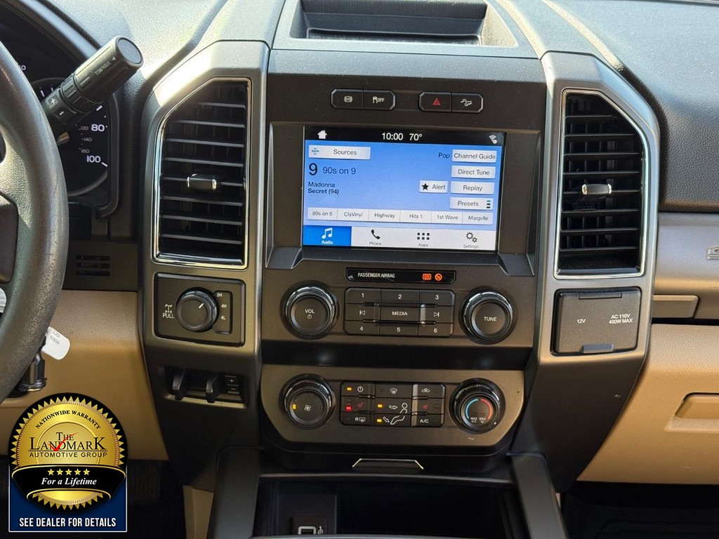 Ford Super Duty F-250 SRW Vehicle Full-screen Gallery Image 18