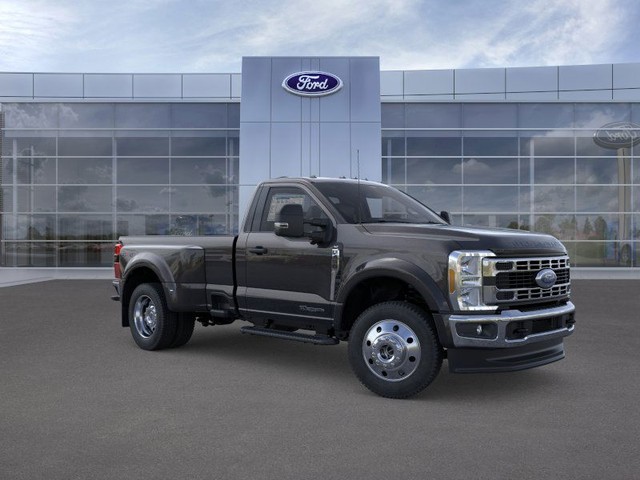 Ford F-450SD Vehicle Full-screen Gallery Image 7